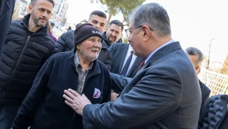 İzmir, Dünya Sağlık Örgütü’nün Yaşlı Dostu Şehirler Ağı’na resmen kabul edildi