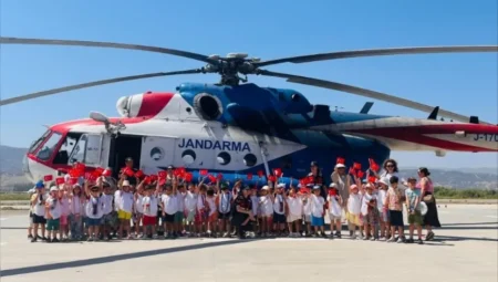 Aydın Jandarma Helikopter Filo Komutanlığı’nda Minik Öğrencilere Unutulmaz Gün