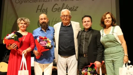 Kdz. Ereğli Belediyesi Halk Evleri Bağlama Kursu Yıl Sonu Konseri İzleyiciden Tam Not Aldı