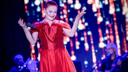 94. İzmir Enternasyonal Fuarı Çim Konserleri Candan Erçetin’in sahnesiyle başladı